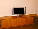 TV{[h
